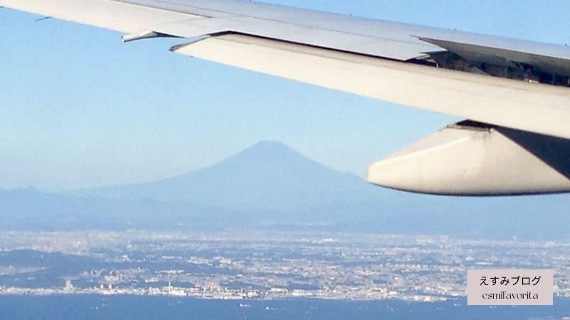 飛行機と富士山