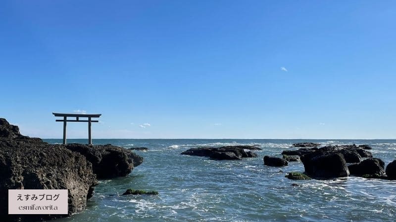 茨城県の海と神社の鳥居